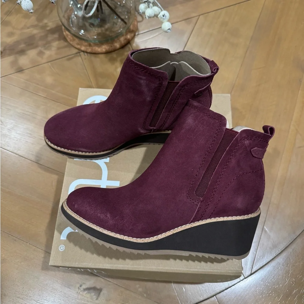 Women's Cleia Slip-On Round Toe Casual Wedge Booties